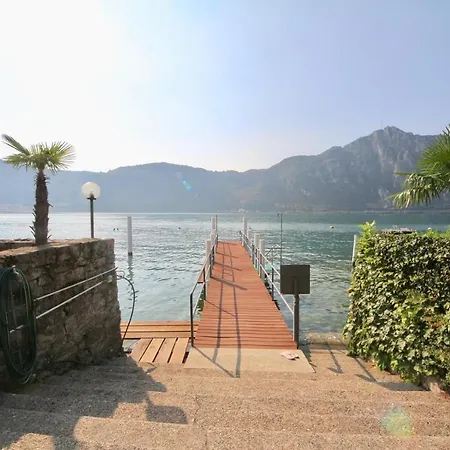 Luganersee, Pool, Strand, Parkplatz, * Bissone